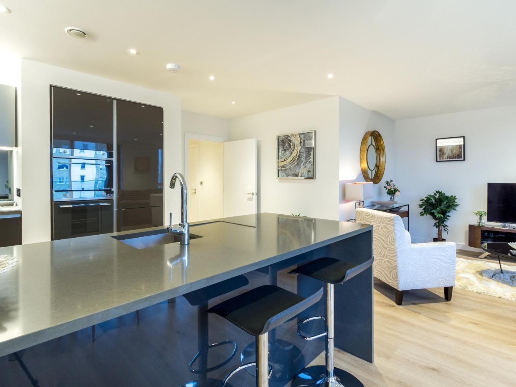 2 Bed Property Close To Heathrow Airport Hounslow Kültér fotó